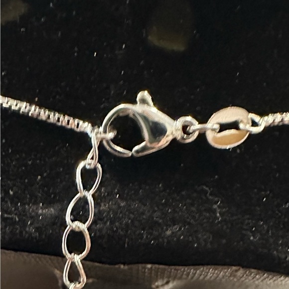 Gorgeous Butterfly Necklace 17” Silver Chain wLobster Claw Clasp 2” Extender NEW - Picture 3 of 3